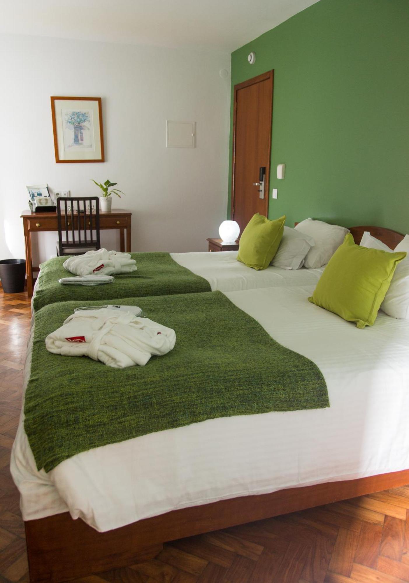 Hotel Alcides Ponta Delgada Buitenkant foto